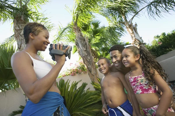 Madre Videocinta Familia — Foto de Stock