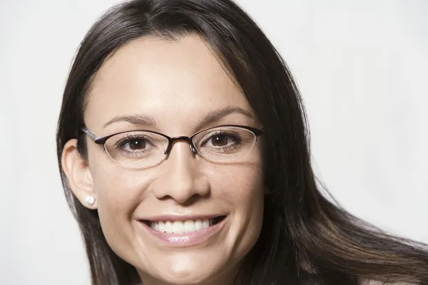 Mujer usando gafas — Foto de Stock