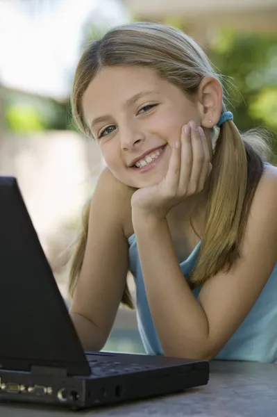 Girl Using Laptop — Stock Photo, Image
