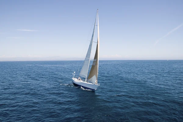 Sailboat on Ocean — Stock Photo, Image