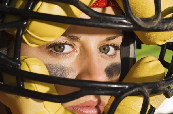 Fêmea catcher vestindo máscara — Fotografia de Stock