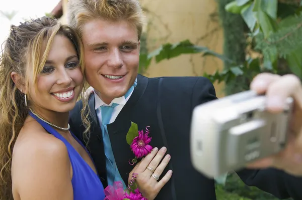 Prom Couple Taking Photo — Stock Photo, Image