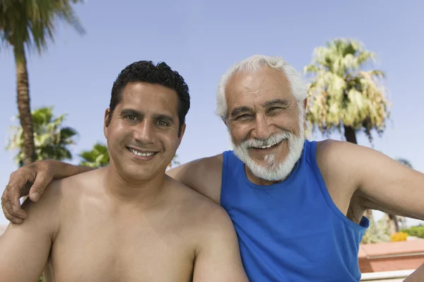 Padre e hijo mayores —  Fotos de Stock