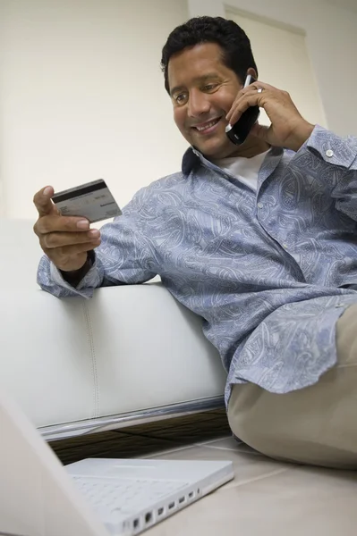 Man Making Online Purchase — Stock Photo, Image