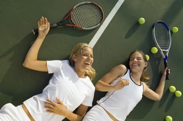 Tenis feliz jugadores femeninos — Foto de Stock