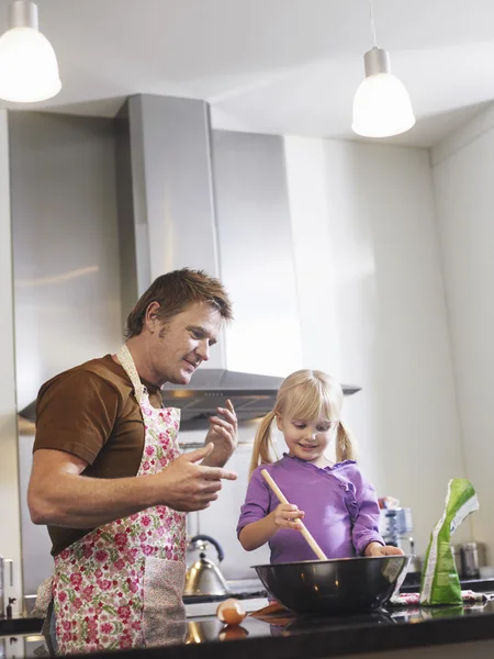 Father and Daughter Baking — Stock Photo, Image