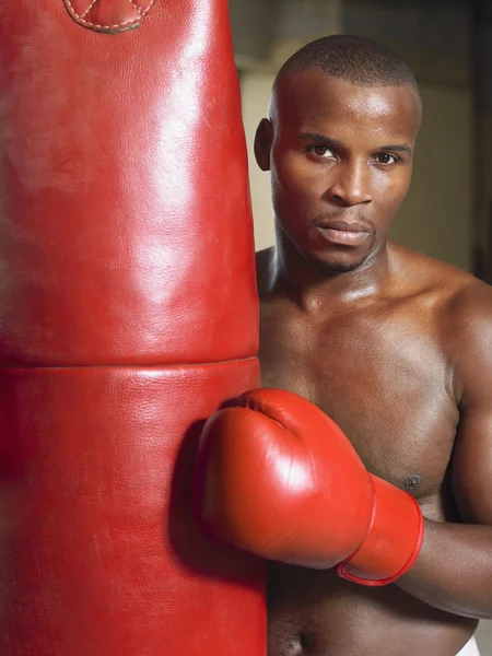 Boxeador afroamericano muscular — Foto de Stock