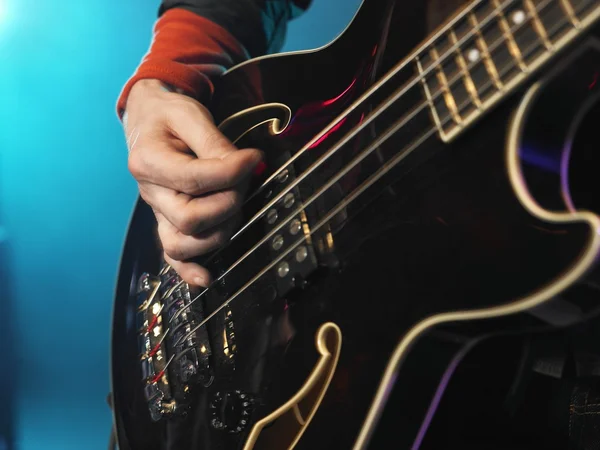 Bajo guitarrista — Foto de Stock