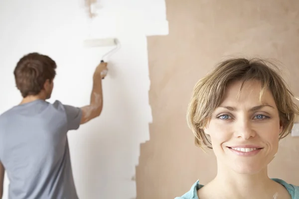 Couple Painting Room — Stock Photo, Image