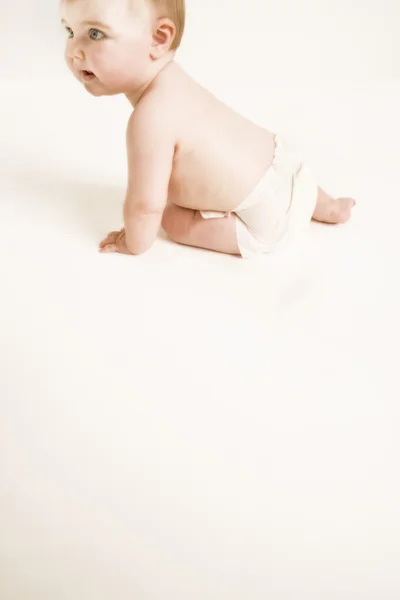 Baby crawling — Stock Photo, Image