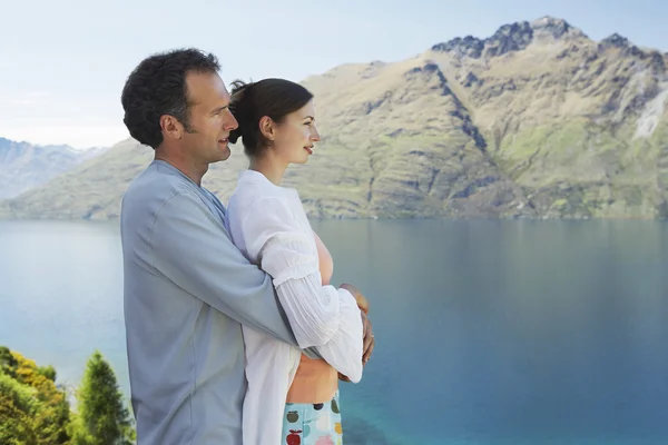 Pareja abrazando — Foto de Stock