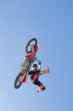 Motocross yarışçısı performans Stunt