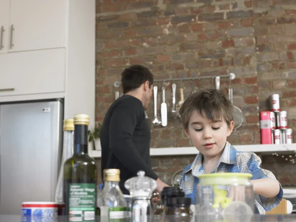 Padre e figlio cucina — Foto Stock