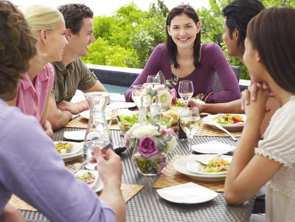 Vrienden op diner — Stockfoto