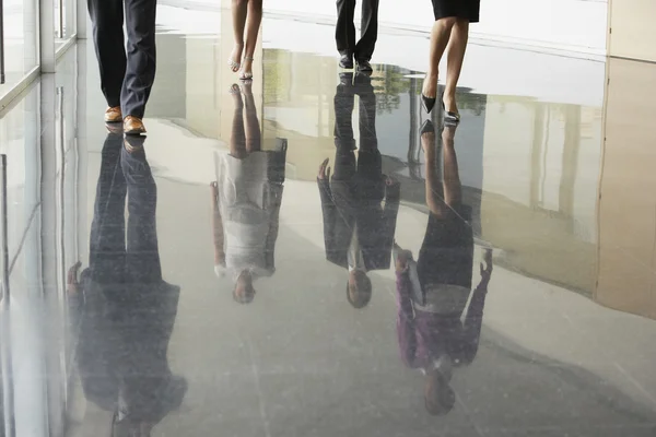 Businesspeople Walking — Stock Photo, Image