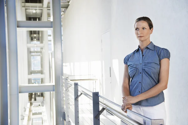 Businesswoman in Modern Building — Stock Photo, Image