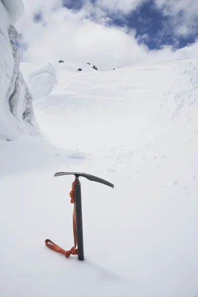 Climbing pick axe — Stock Photo, Image