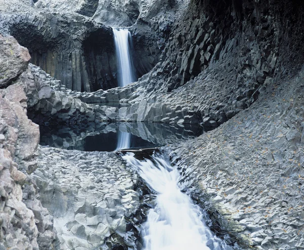 Wasserfall — Stockfoto