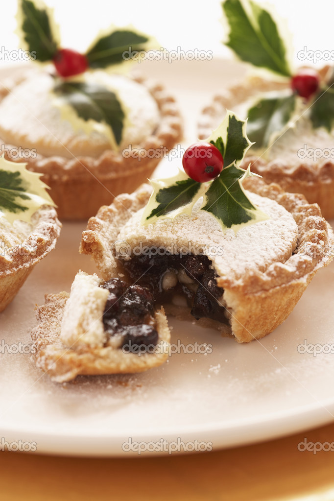 Decorated mince pies