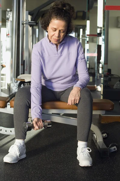 Senior Woman Weightlifting — Stock Photo, Image