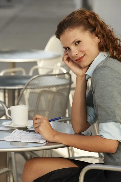 Businesswoman writing — Stock Photo, Image