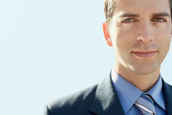 Young man wearing suit — Stock Photo, Image