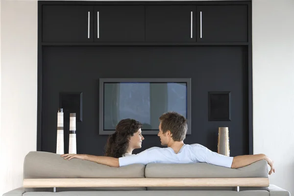 Couple Watching TV — Stock Photo, Image