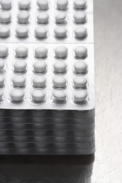 Stapel Pillen in der Verpackung — Stockfoto