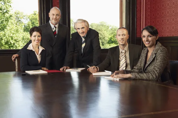 Advokater i konferensrum — Stockfoto