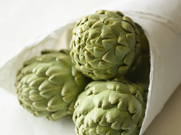 Fresh  Artichokes in Package — Stock Photo, Image