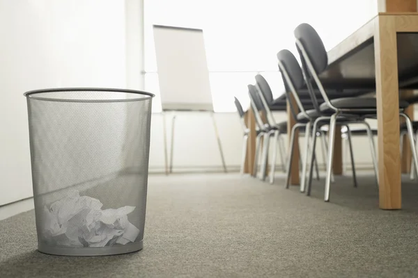Trash Can in Meeting Room — Stock Photo, Image