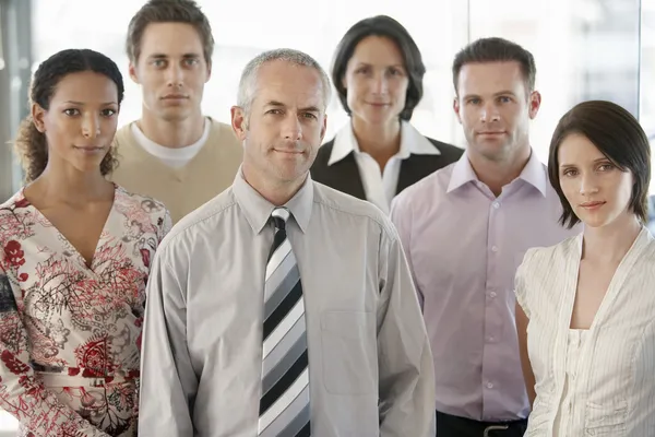 Gruppe von Büroangestellten — Stockfoto