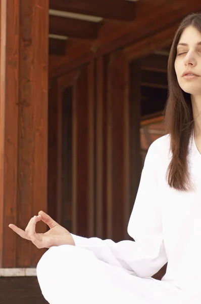 Woman meditating — Stock Photo, Image