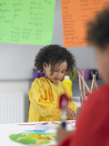 Elementary Student in Art Class — Stock Photo, Image