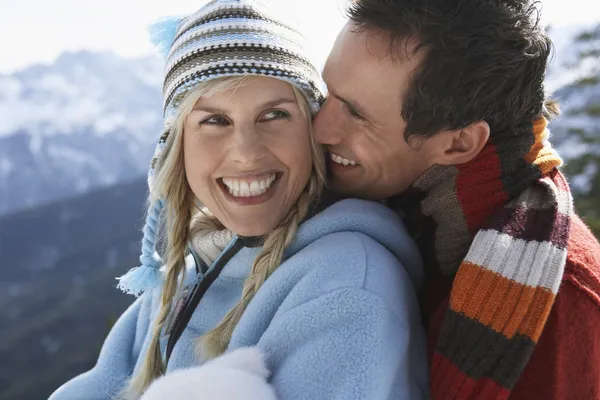 Pareja abrazando — Foto de Stock