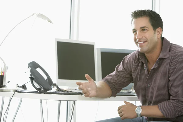 Businessman gesturing — Stock Photo, Image