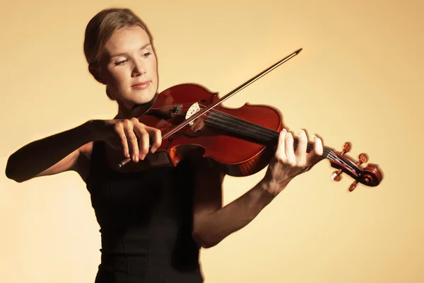 Kvinna spelar viola — Stockfoto