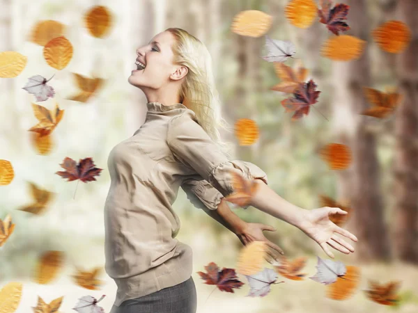 Smiling woman arms outspread — Stock Photo, Image