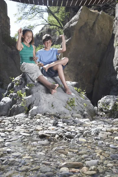 Boy and Girl Sitting — Stock Photo, Image