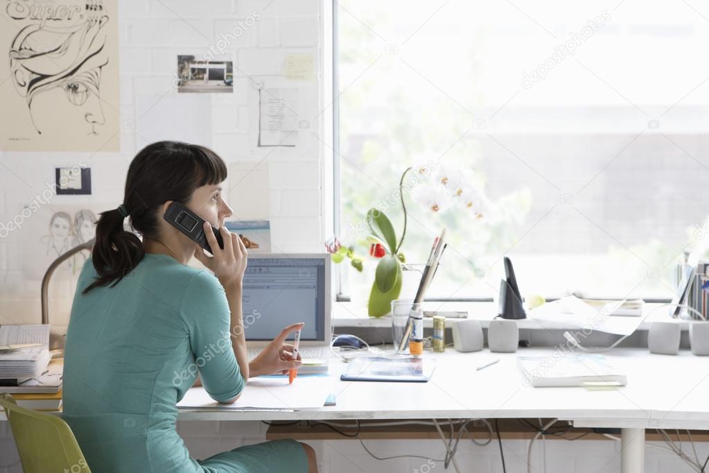 Business woman with Cell Phone