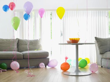 Oda balonları dolu