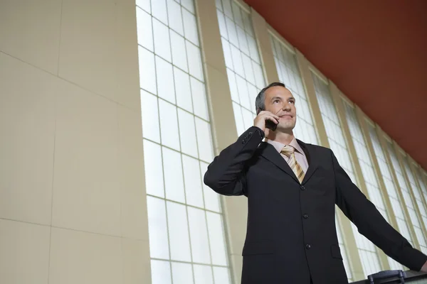 Businessman Using Cell Phone — Stock Photo, Image