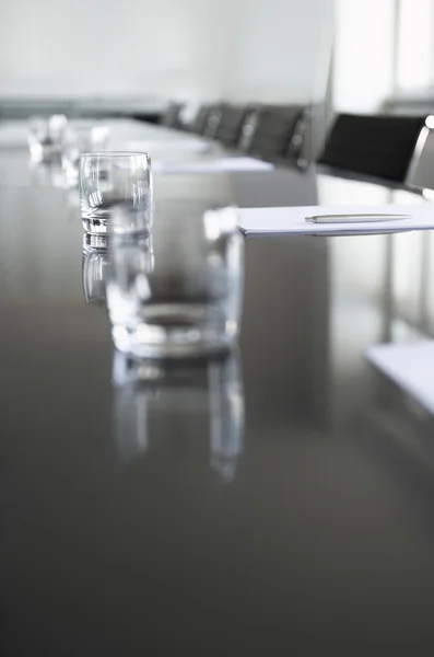 Mesa da sala de conferências — Fotografia de Stock