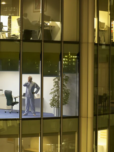 Male surgeon standing in office — Stock Photo, Image