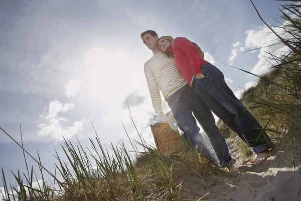 Paar omhelzing — Stockfoto