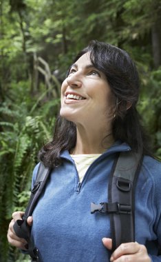 Yukarı Bakan Kadın