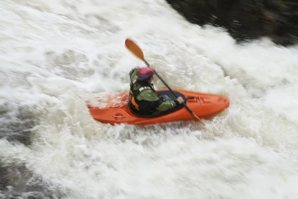 Kayaker en rápidos —  Fotos de Stock