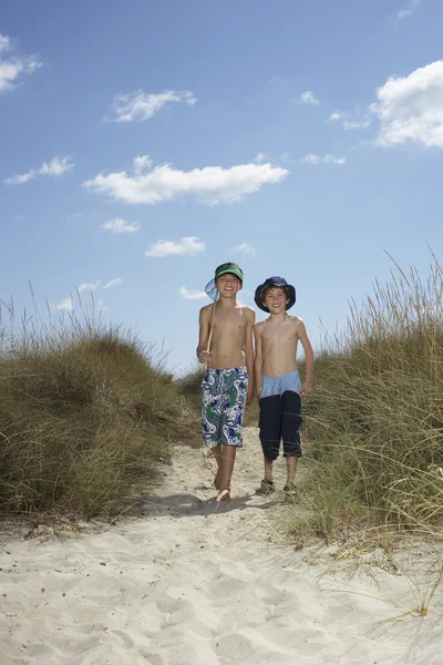 Boys walking — Stock Photo, Image