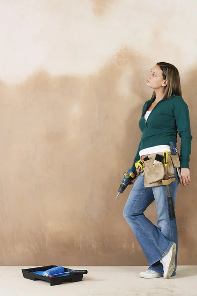 Woman Wearing Tool Belt — Stock Photo, Image