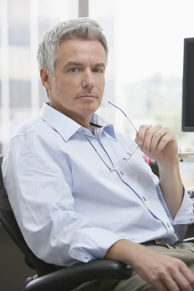 Geschäftsmann mit Brille — Stockfoto